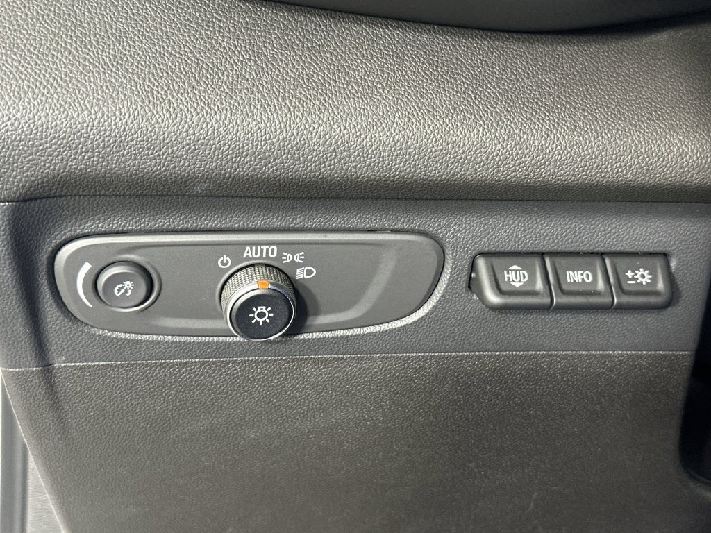 Used 2022 Buick Envision Avenir w/ Technology Package II AWD/4WD image 21
