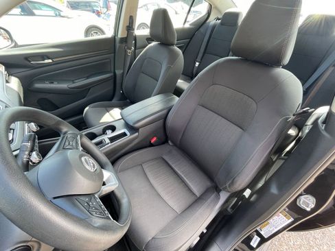 Used 2025 Nissan Altima 2.5 SV image 36