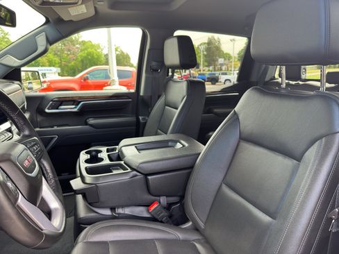 Used 2025 GMC Sierra 1500 SLT image 13