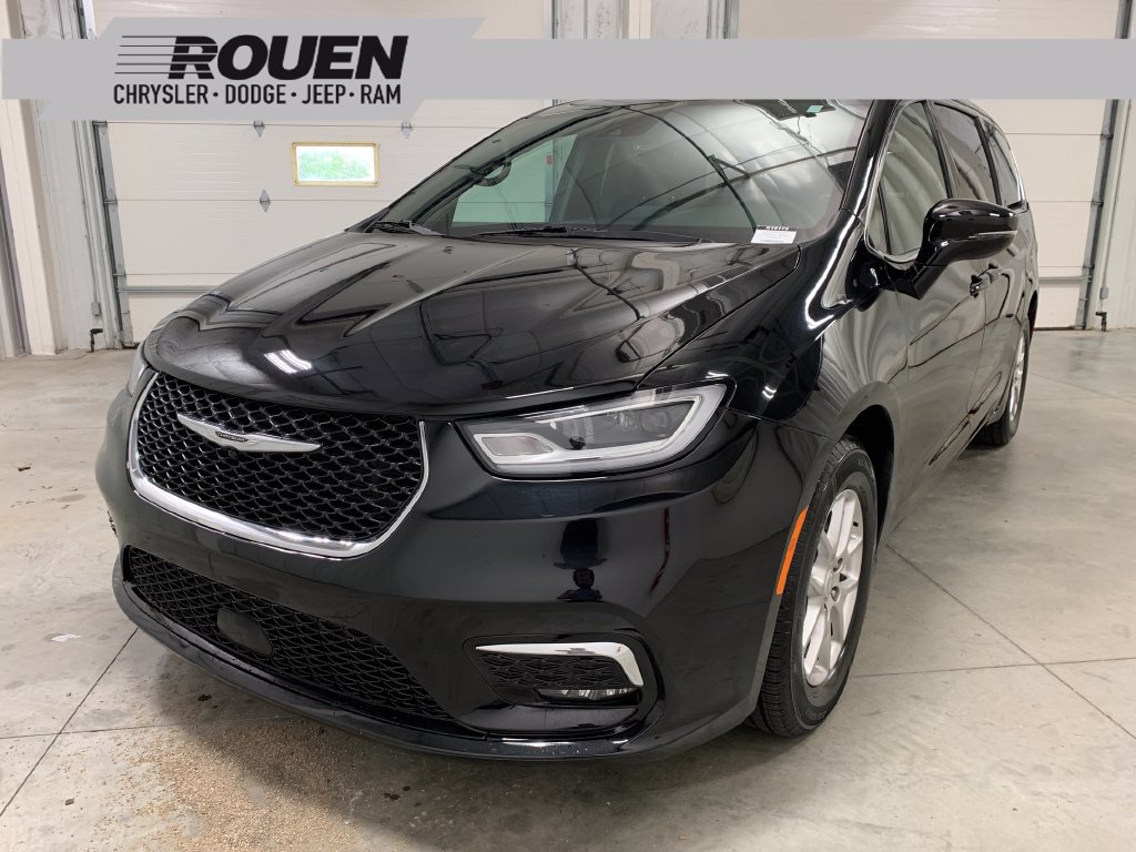 Used 2026 Chrysler Pacifica Select FWD 360° Tour