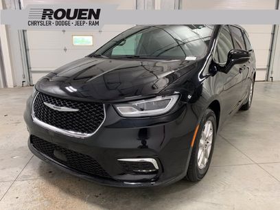 Used 2026 Chrysler Pacifica Select