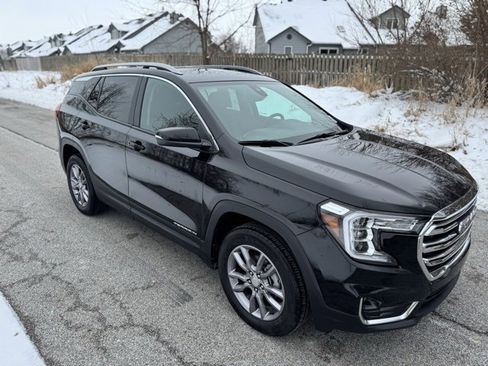 Used 2023 GMC Terrain SLT image 4
