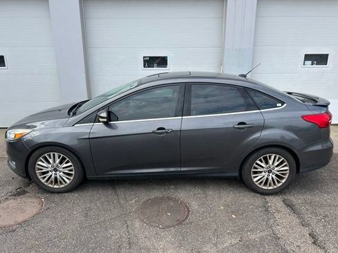 Certified 2018 Ford Focus Titanium FWD image 3
