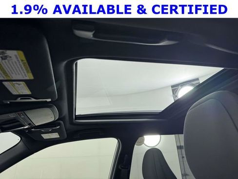 Used 2025 Subaru Forester Premium image 31