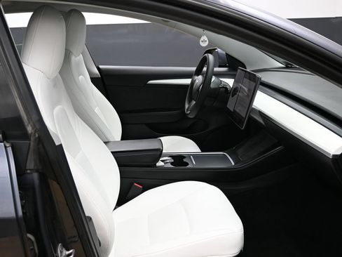 Used 2021 Tesla Model 3 Standard Range Plus RWD image 15