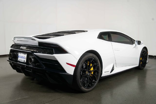 Used 2020 Lamborghini Huracan EVO RWD image 8