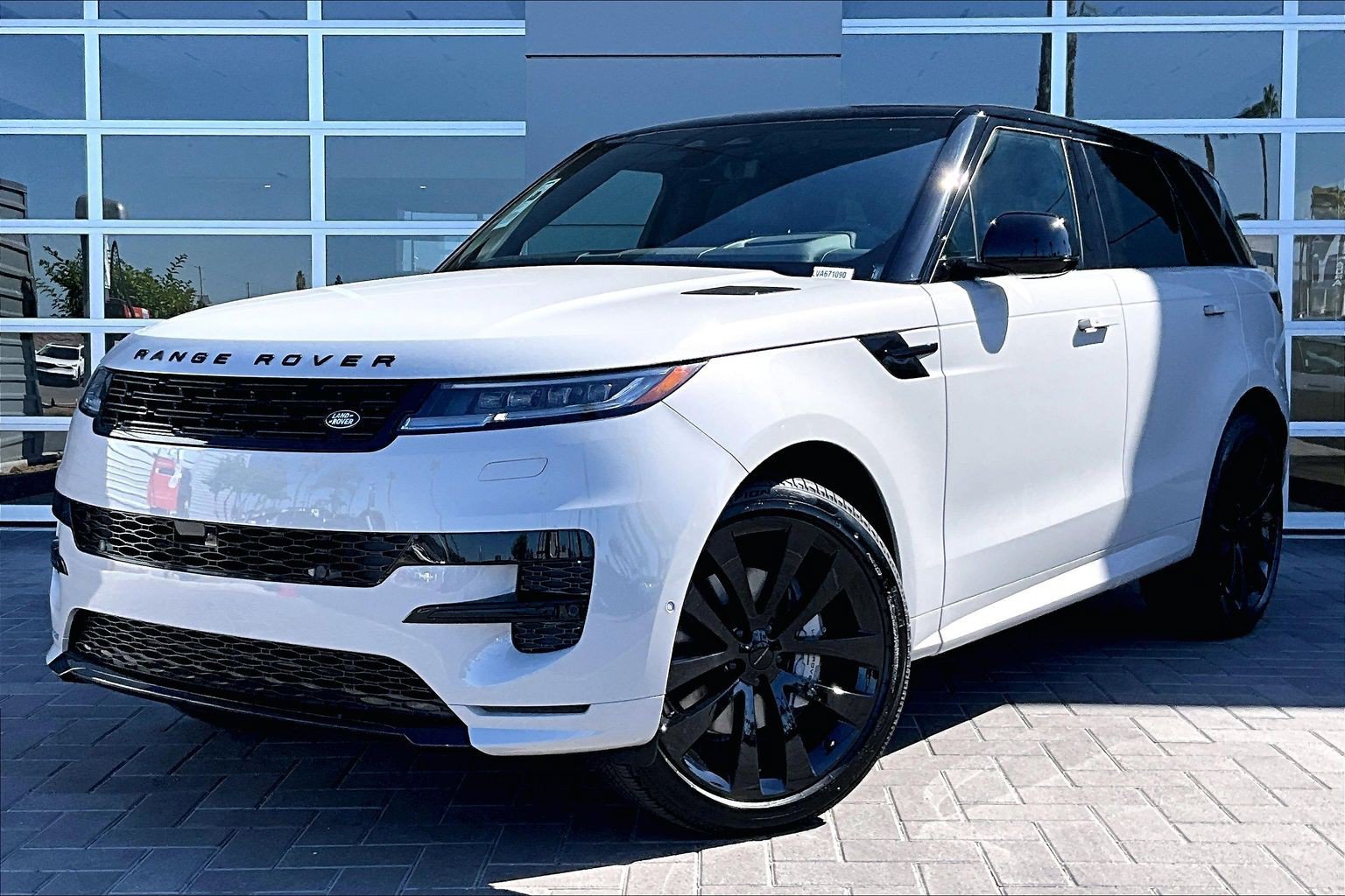 New 2027 Land Rover Range Rover Sport Dynamic SE AWD/4WD image 1
