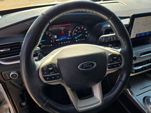 Used 2020 Ford Explorer XLT w/ Equipment Group 202A RWD image 10