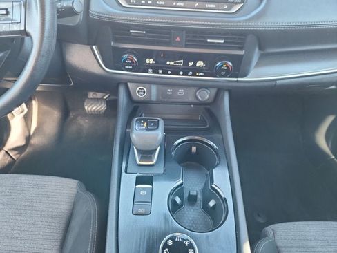 Used 2023 Nissan Rogue SV image 11