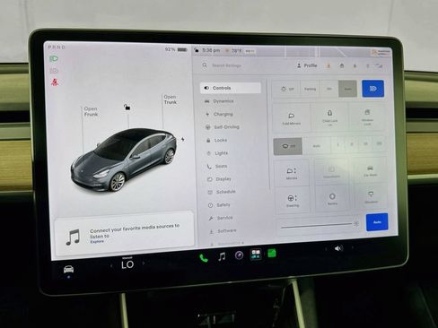 Used 2018 Tesla Model 3 Mid Range RWD image 15