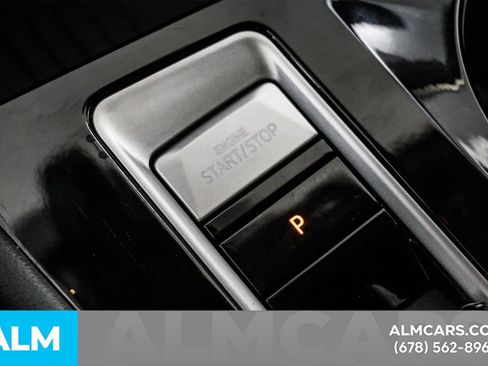 Used 2025 Volkswagen Atlas SE image 30