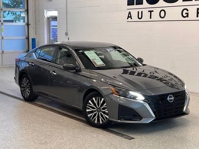 Used 2025 Nissan Altima 2.5 SV