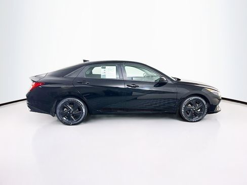 Used 2022 Hyundai Elantra Blue w/ Preferred Accessory Package image 10