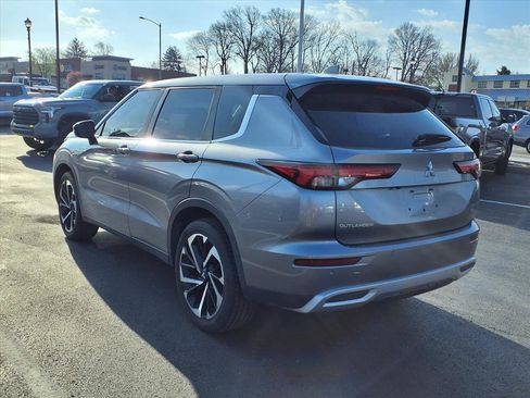 Used 2022 Mitsubishi Outlander SE image 29