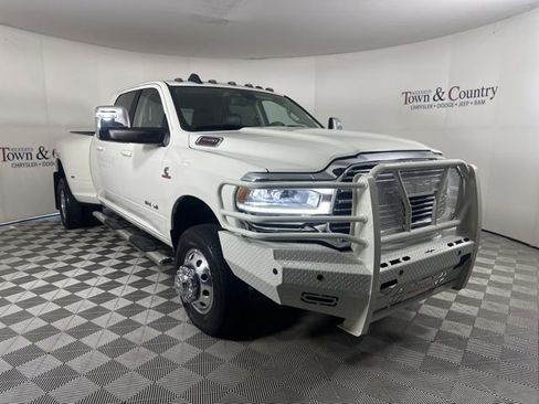 Used 2024 RAM 3500 Laramie image 3