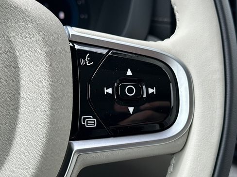 New 2025 Volvo XC60 B5 Ultra w/ Protection Package Premier image 28