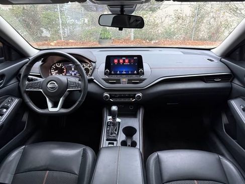 Used 2022 Nissan Altima 2.5 SR w/ Midnight Edition Package image 13