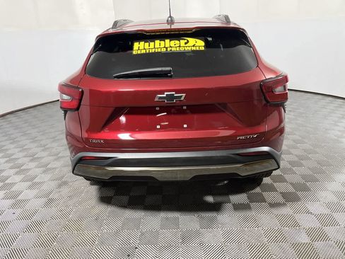 Used 2024 Chevrolet Trax ACTIV w/ Sunroof Package FWD image 7