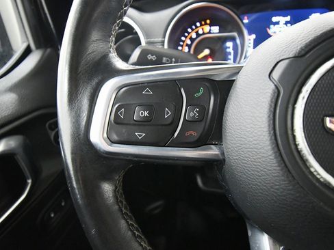 Used 2020 Jeep Gladiator Overland w/ Uconnect 4C Nav & Sound Group image 19