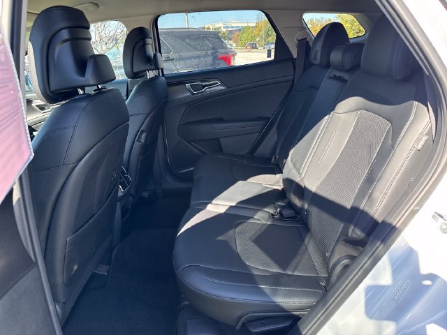 Used 2024 Kia Sportage EX FWD image 14
