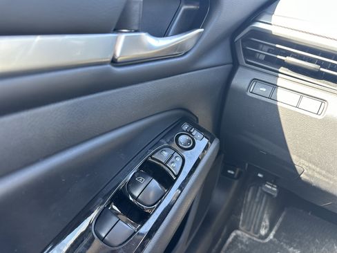 Used 2024 Nissan Altima 2.5 SR image 26