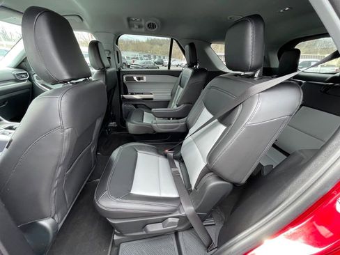 Used 2023 Ford Explorer XLT w/ Equipment Group 202A image 19