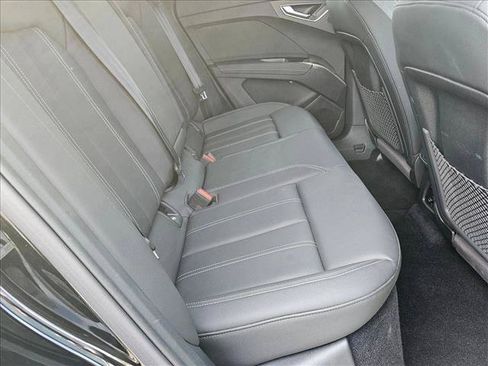 Used 2023 Audi Q4 e-tron Premium Plus w/ Premium Plus RWD image 18