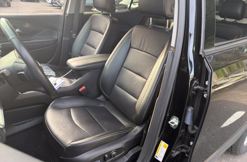 Used 2024 GMC Terrain SLT AWD/4WD image 5
