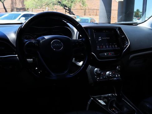 Used 2020 Jeep Cherokee Limited FWD image 35