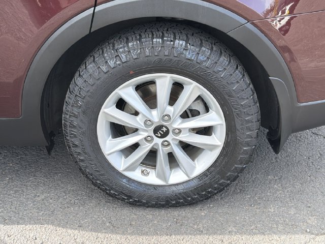 Used 2020 Kia Sorento LX w/ LX I4 Convenience Package AWD/4WD image 16