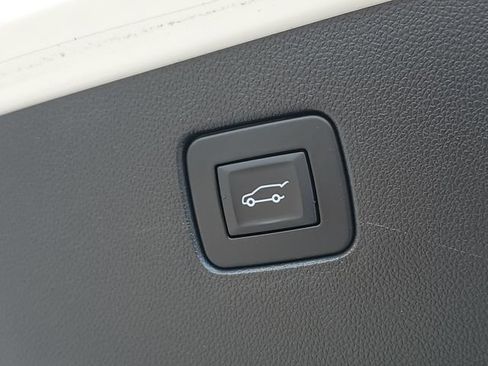 Used 2024 Buick Envista Sport Touring w/ Convenience I Package FWD image 37