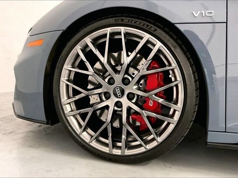 Used 2020 Audi R8 V10 w/ Carbon Exterior Package AWD/4WD image 17