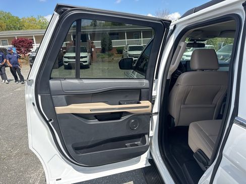 Used 2024 Ford Expedition Max XLT AWD/4WD image 27