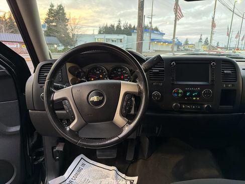 Used 2011 Chevrolet Silverado 2500 LT w/ Interior Plus Package image 23