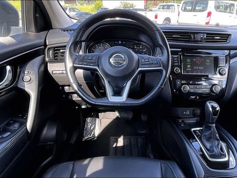 Used 2022 Nissan Rogue Sport SL AWD/4WD image 5