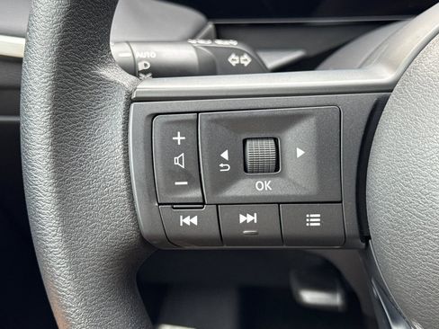 New 2025 Nissan Kicks S image 27