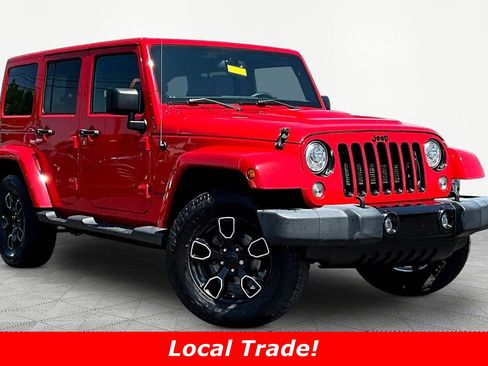 Used 2018 Jeep Wrangler Unlimited Sahara AWD/4WD image 3