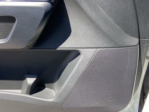 Used 2024 Nissan Pathfinder SL FWD image 19