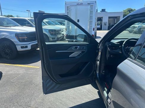 Used 2025 Ford Explorer ST AWD/4WD image 15