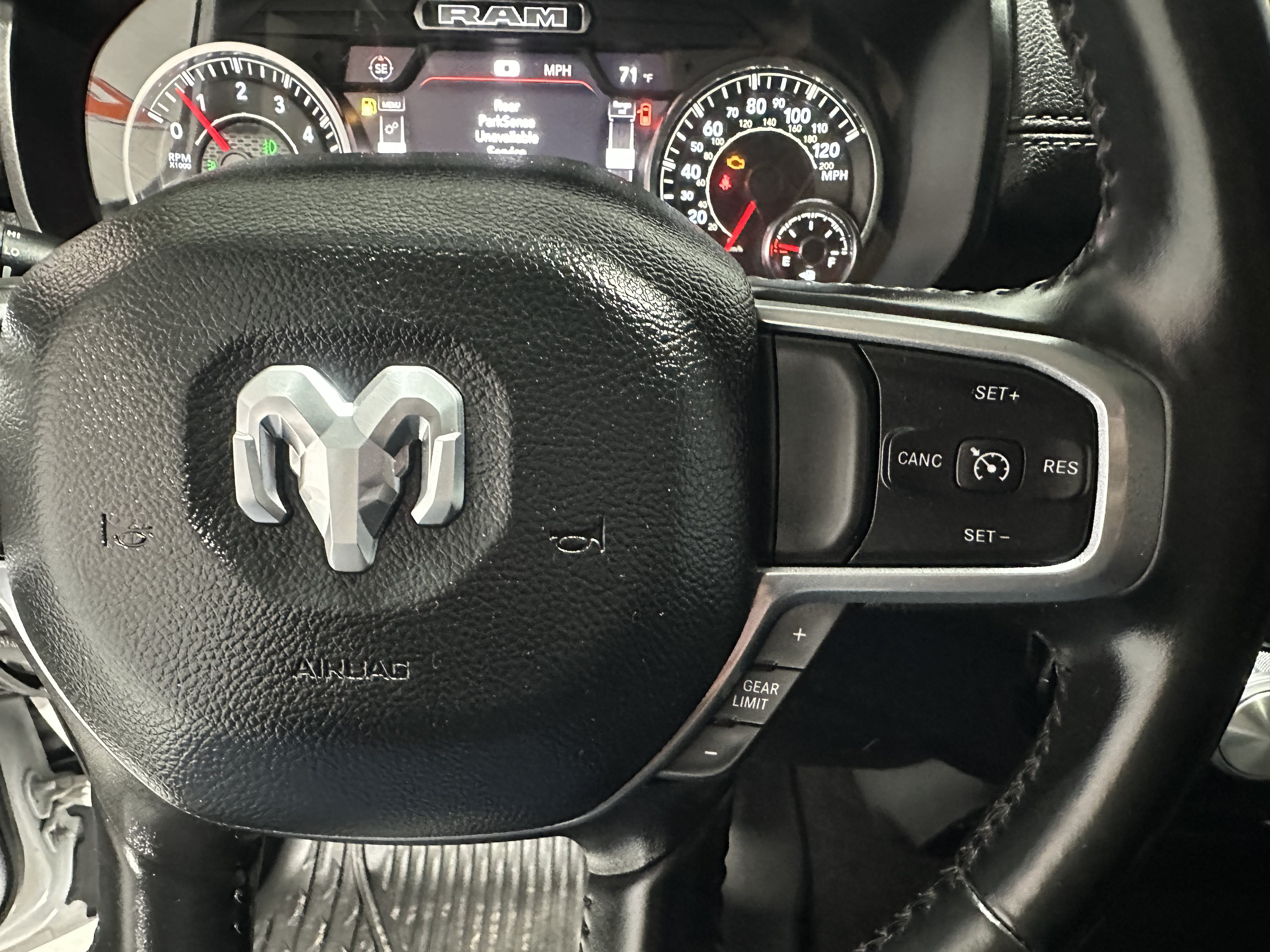 Used 2022 RAM 1500 Laramie AWD/4WD image 18