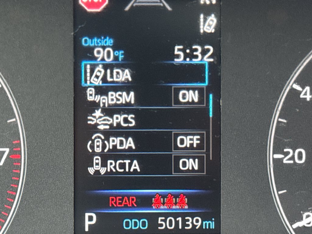 Used 2024 Toyota Corolla Cross LE w/ Moonroof Package AWD/4WD image 18