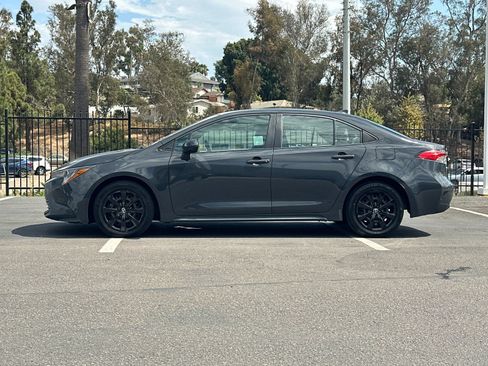 Used 2024 Toyota Corolla LE FWD image 2