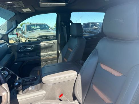 Used 2023 GMC Sierra 1500 AT4 w/ AT4 Premium Package AWD/4WD image 11