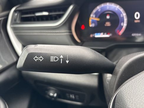 Certified 2023 Jeep Grand Cherokee L Laredo image 20