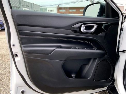 Used 2022 Jeep Compass Altitude image 22