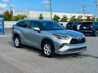 Used 2023 Toyota Highlander LE