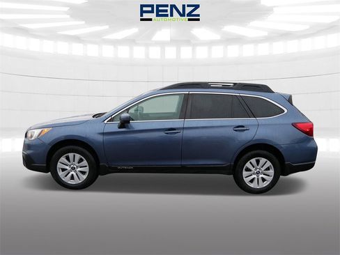 Used 2017 Subaru Outback 2.5i Premium image 4