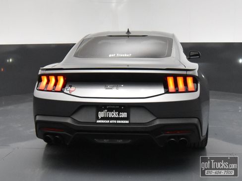 Used 2024 Ford Mustang GT Premium image 5