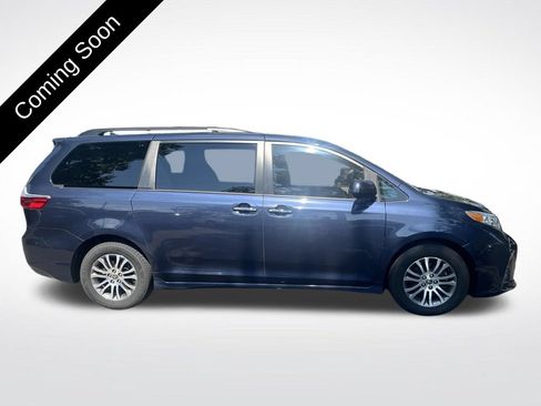 Used 2020 Toyota Sienna XLE FWD image 4