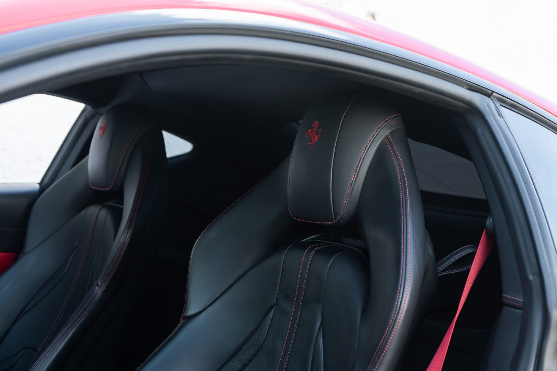 Used 2019 Ferrari 812 Superfast RWD image 30